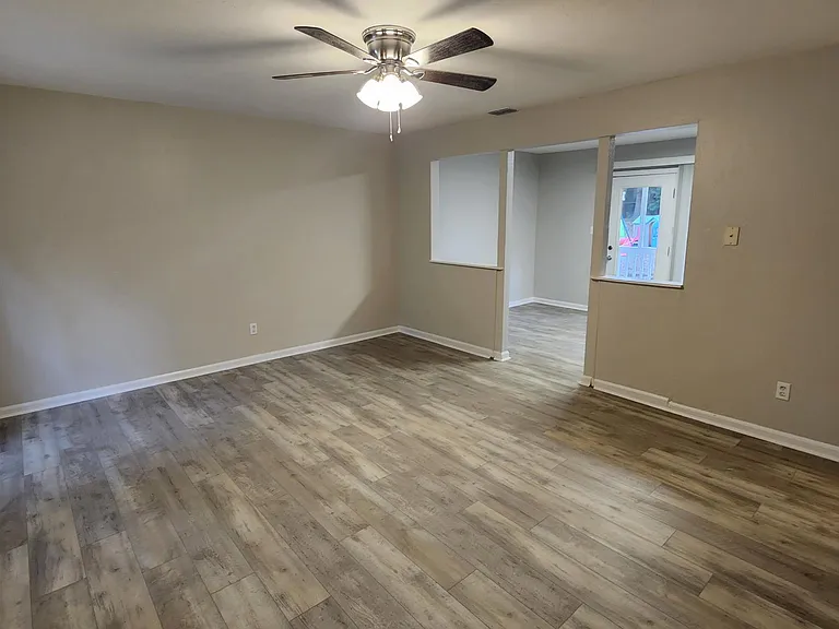 2479 Dundee Dr — Photo 7