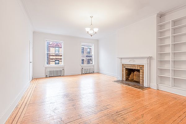 1st image of 77 Christopher St #5