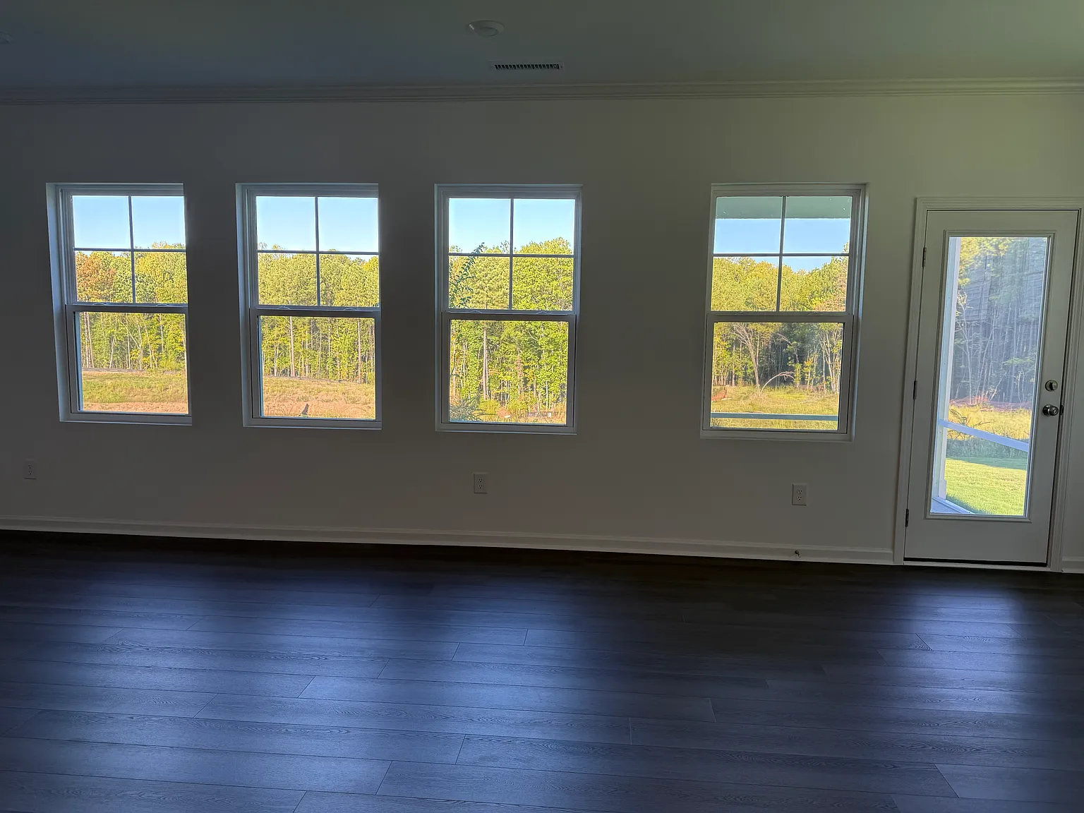 3 bed, 1924 sqft, $2,300 — Photo 3