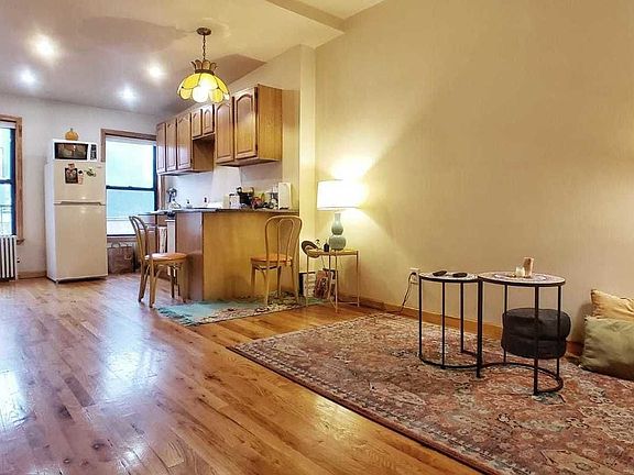 5th image of 961 Manhattan Ave #4