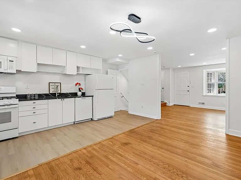 1612 Hardwick Rd — Photo 14