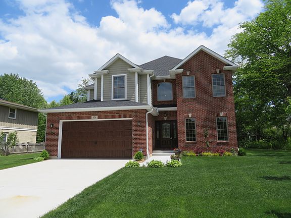 2nd image of 679 Castlewood Ln