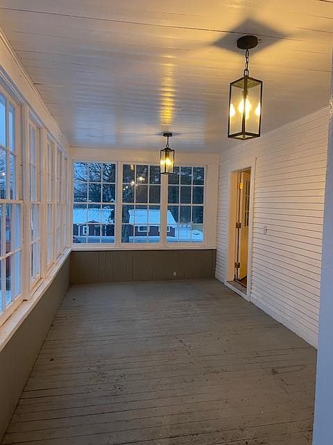 Private enclosed porch entrance