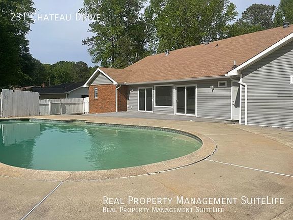 2nd image of 231 Chateau Dr