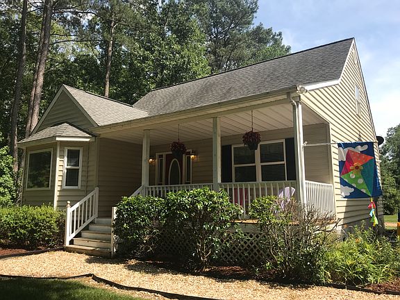 4th image of 220 Woods Cove Ln