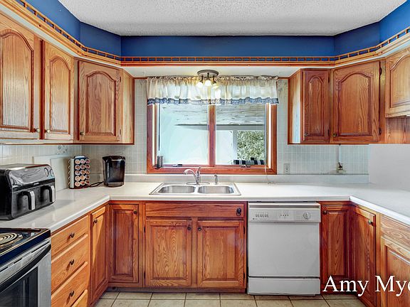 2nd image of 7367 S 108th Ave