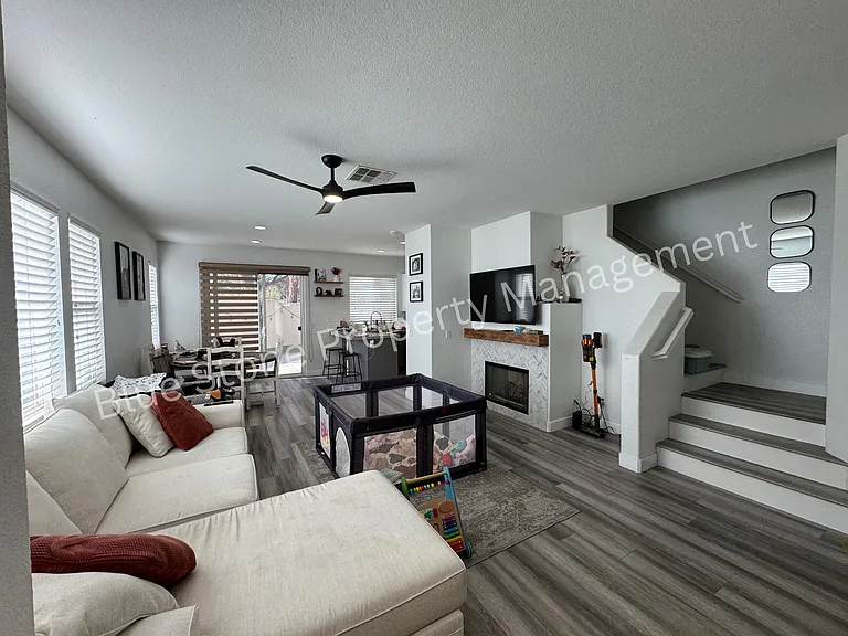 1290 Pinnacle Peak Dr #1 — Photo 2