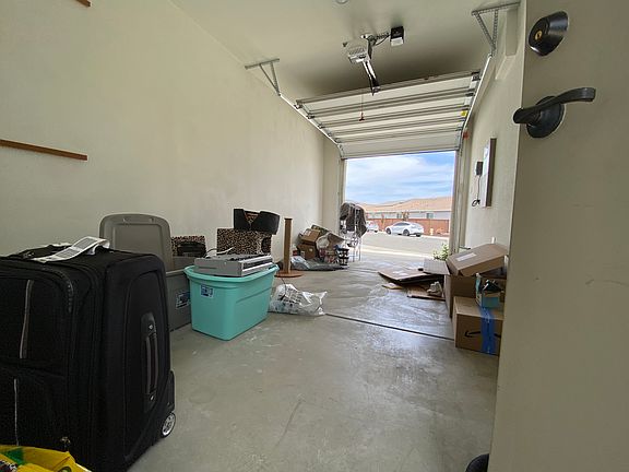 A dedicated 1 car garage 
(clearing in progress)