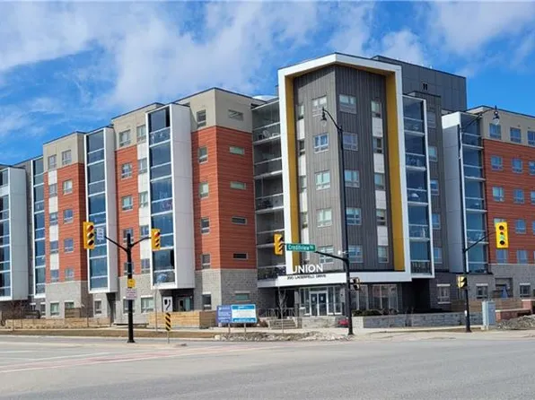 200 Lagerfeld Dr #318, Brampton, ON L7A 3Z1