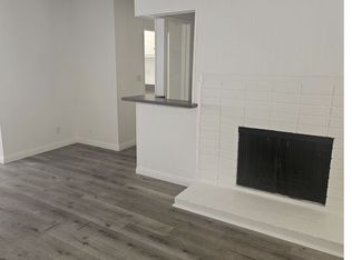 11924 Montana Ave APT 3, Los Angeles, CA 90049