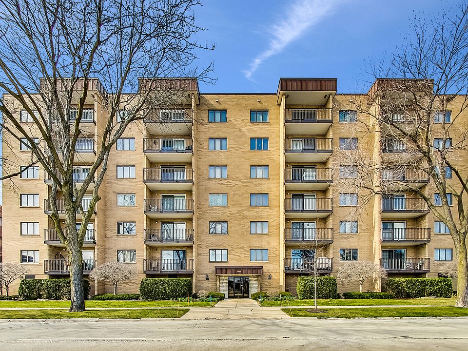 1st image of 700 Graceland Ave APT 702