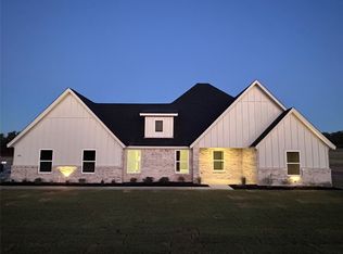 132 Aslan Rd, Poolville, TX 76487