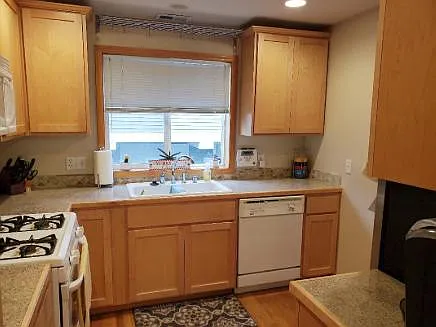 2 bed, 2.5 bath, 1266 sqft, $2,850 — Photo 3