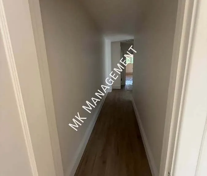 571 Charles Ave — Photo 14