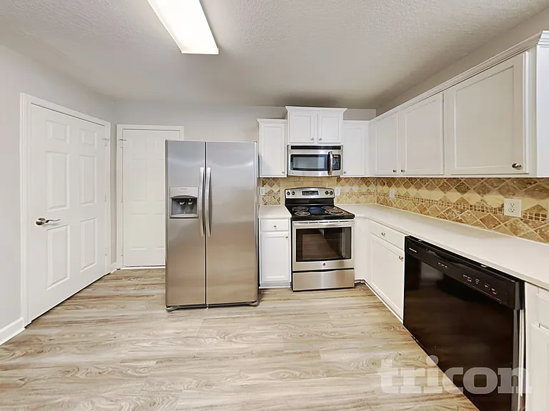 7633 Lady Liberty Ln — Photo 6