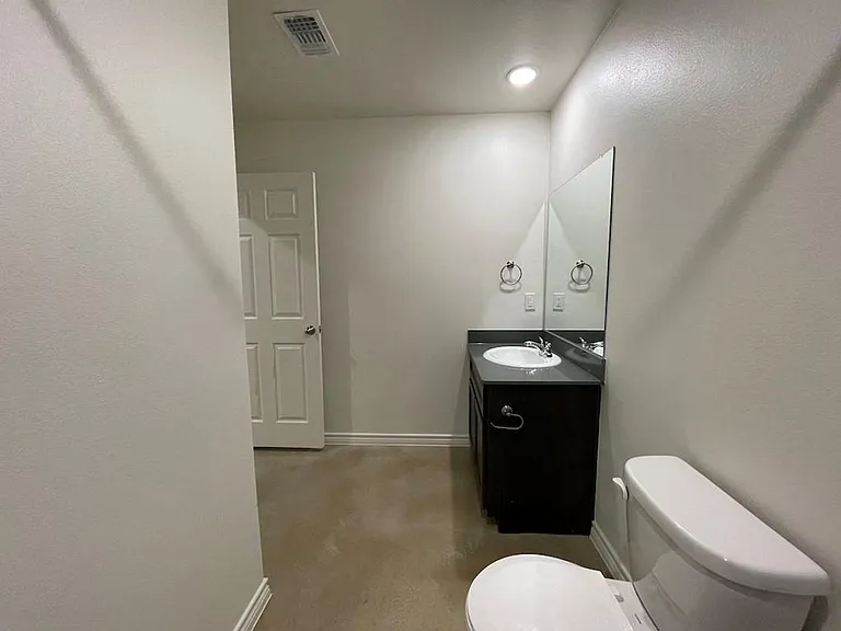 2317 Zanoletti Dr — Photo 23