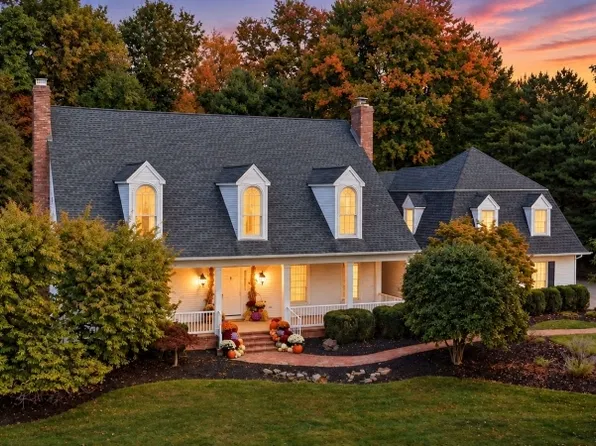 6 Wedgewood Dr, Clinton Twp., NJ 08801