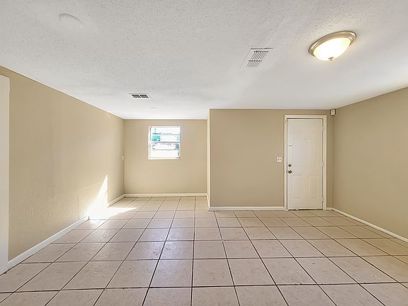 2nd image of 1012 E Okaloosa Ave