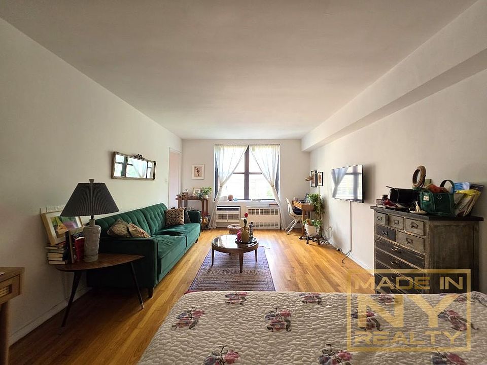 1st image of 327 W 30th St APT 4C