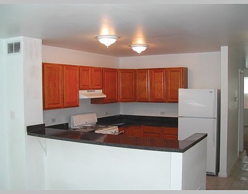 4th image of 1307 S Keeler Ave