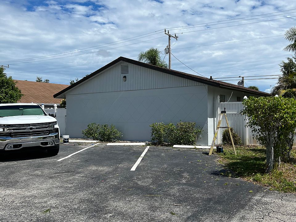 1st image of 558 Holly Dr APT 1