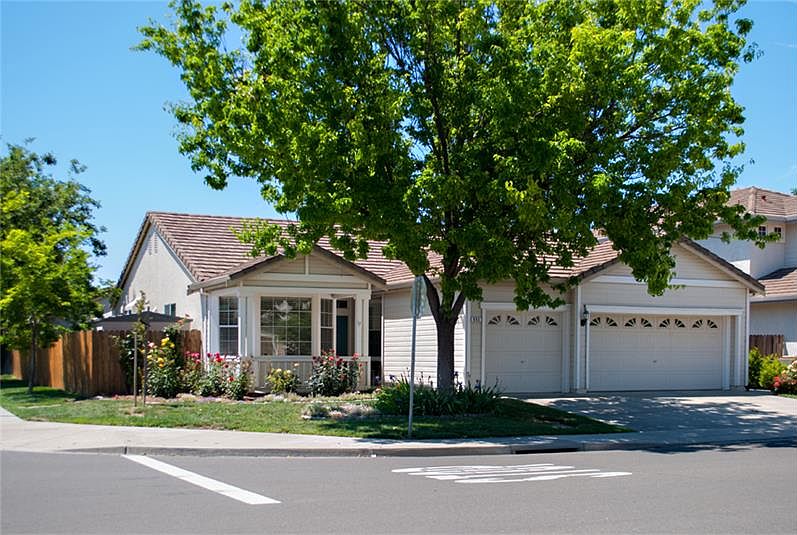 1st image of 998 Wallace Dr