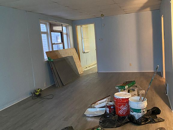 5th image of 163 Theodore St #1