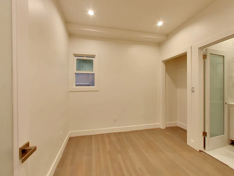 1050 Pine St #4 — Photo 14
