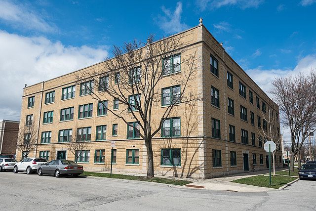 1st image of 4900 Davis St APT 1E