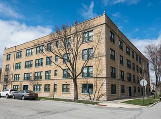 4900 Davis St APT 1E, Skokie, IL 60077