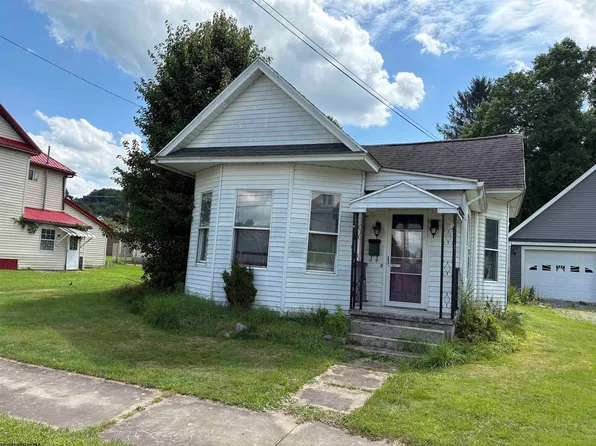 25 Pinnell St, Buckhannon, WV 26201