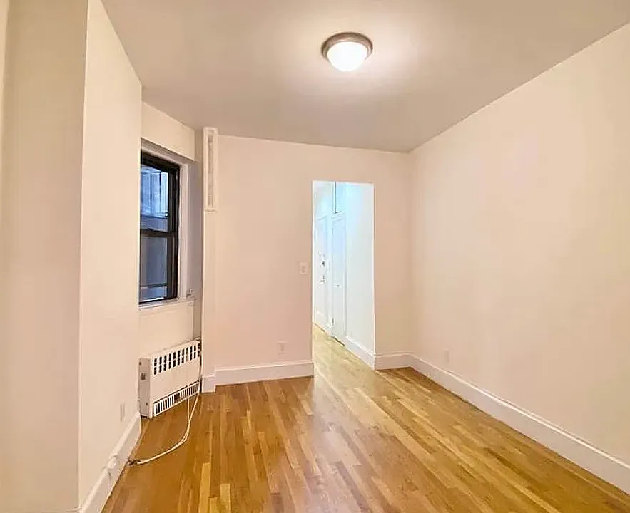 67 Thompson St #4A