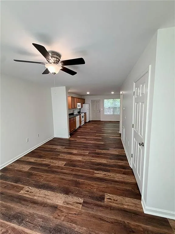 2 bed, 2.5 bath, 1224 sqft, $1,425 — Photo 2