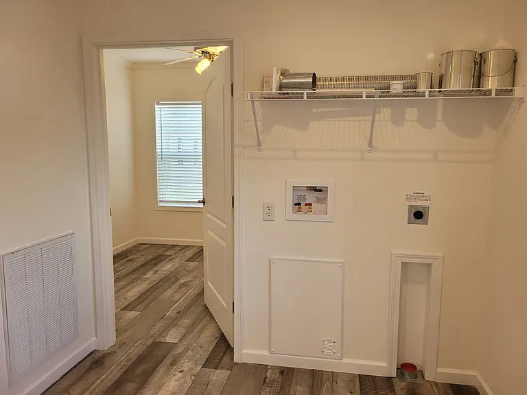 5548 Annette St #52 — Photo 10