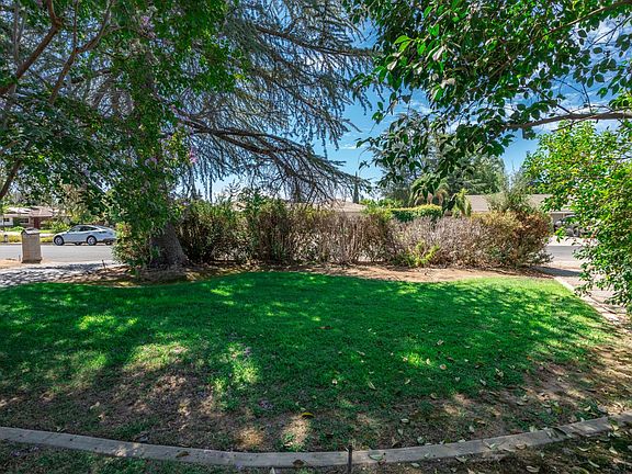 5th image of 720 W Celeste Ave