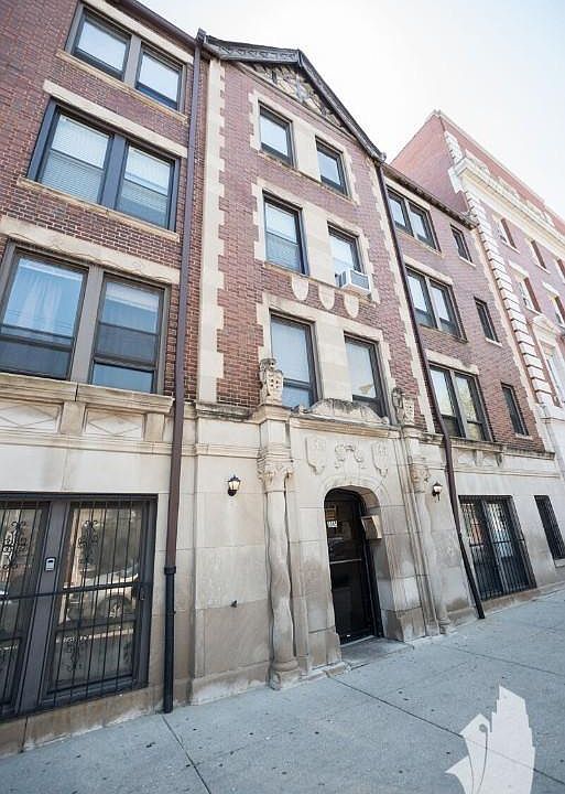 1st image of 3347 N Marshfield Ave #105