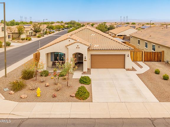 3rd image of 25996 W TONOPAH Drive