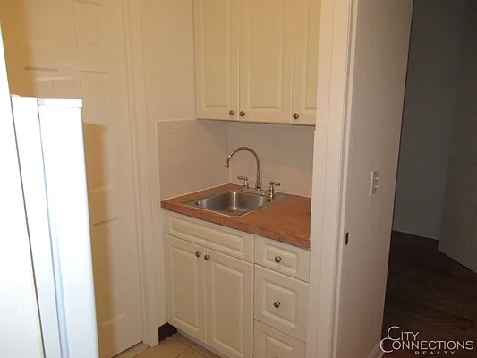 Rented by City Connections Realty | media 12