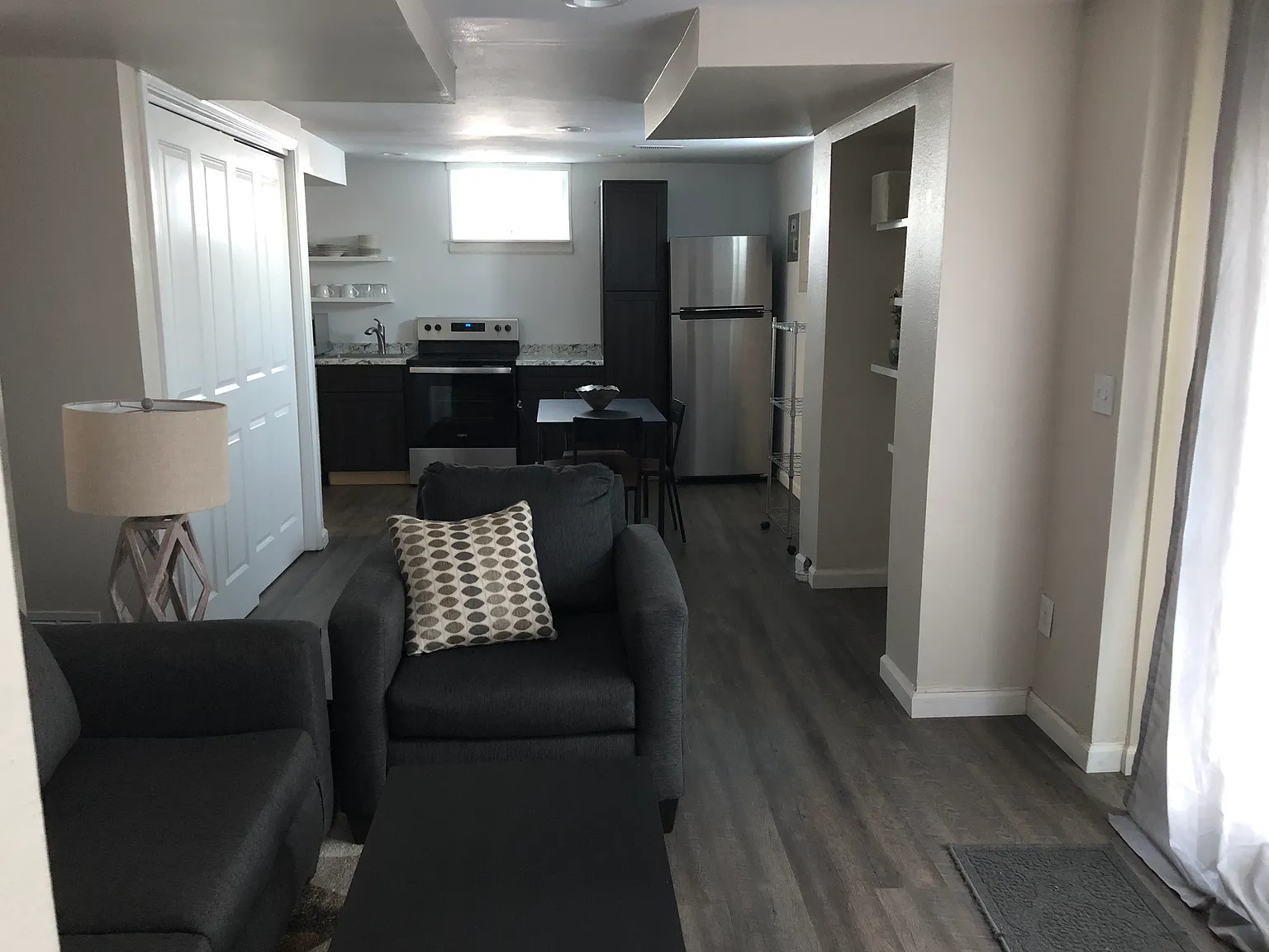 1 bed, 900 sqft, $1,750 — Photo 2