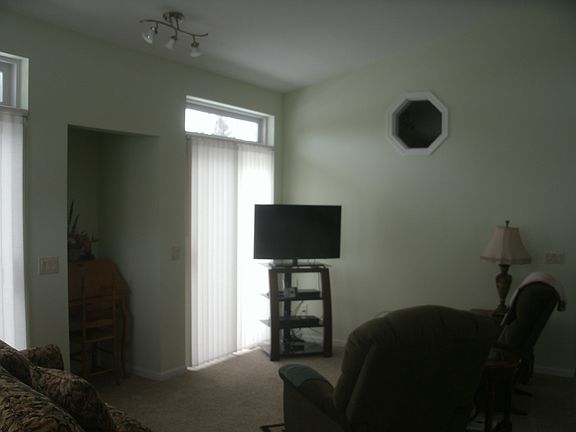 5th image of 353 Stone Quarry Dr