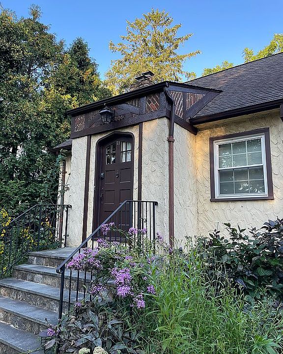 1st image of 71 Columbia Pl