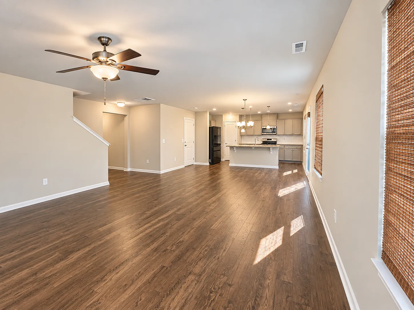4 bed, 3.0 bath, 2143 sqft, $2,195 — Photo 2