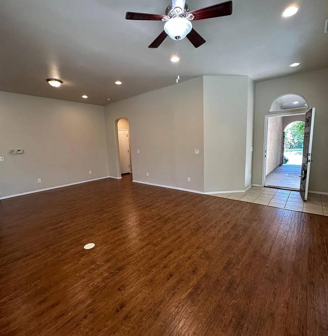 3 bed, 1623 sqft, $2,400 — Photo 3