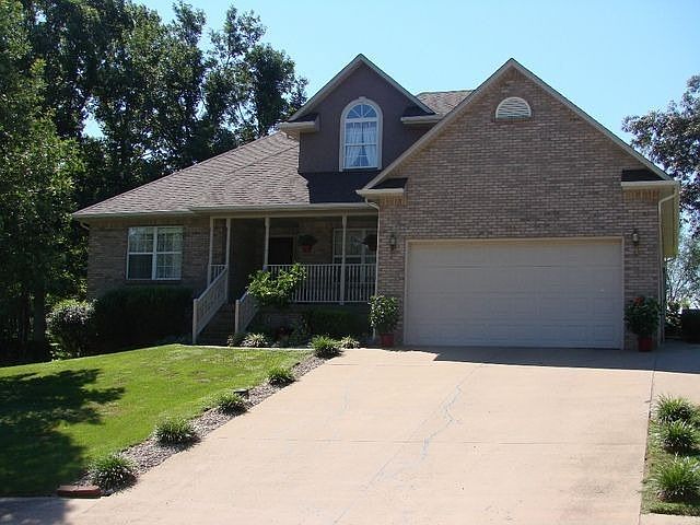 2nd image of 808 Greenview Cir
