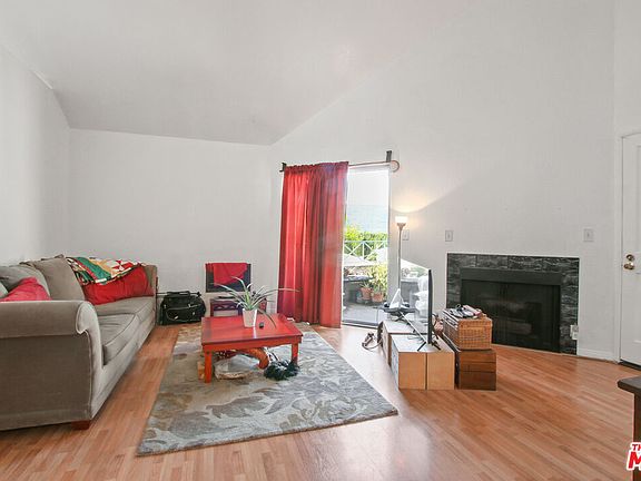 4th image of 614 Venice Way Unit 211