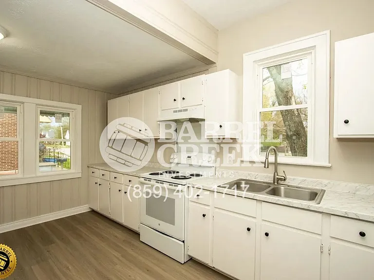 327 N 4th St — Photo 2