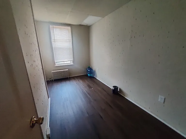 519 Green St #2 — Photo 9