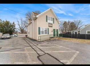 12 Chapmans Ave, Warwick, RI 02886