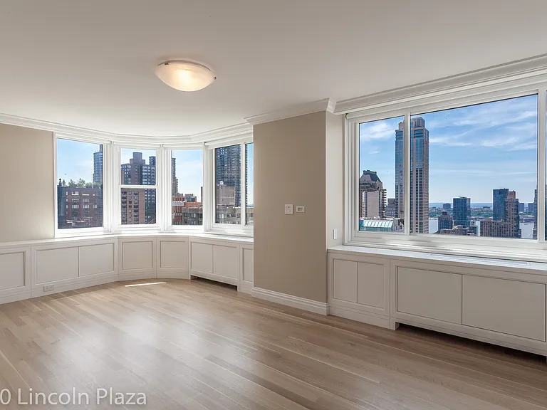 30 W 63rd St #32MN — Photo 8