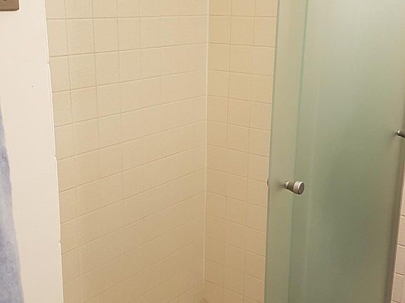 5th image of 4277 Moore St